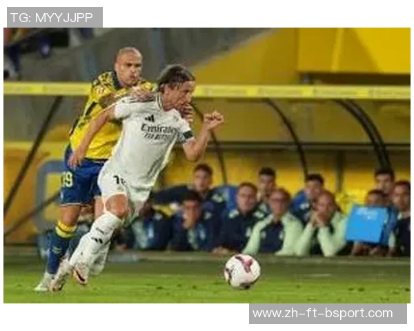 克罗斯调侃维尼修斯，抱怨就送勒沃库森：皇马的超级笑话现场